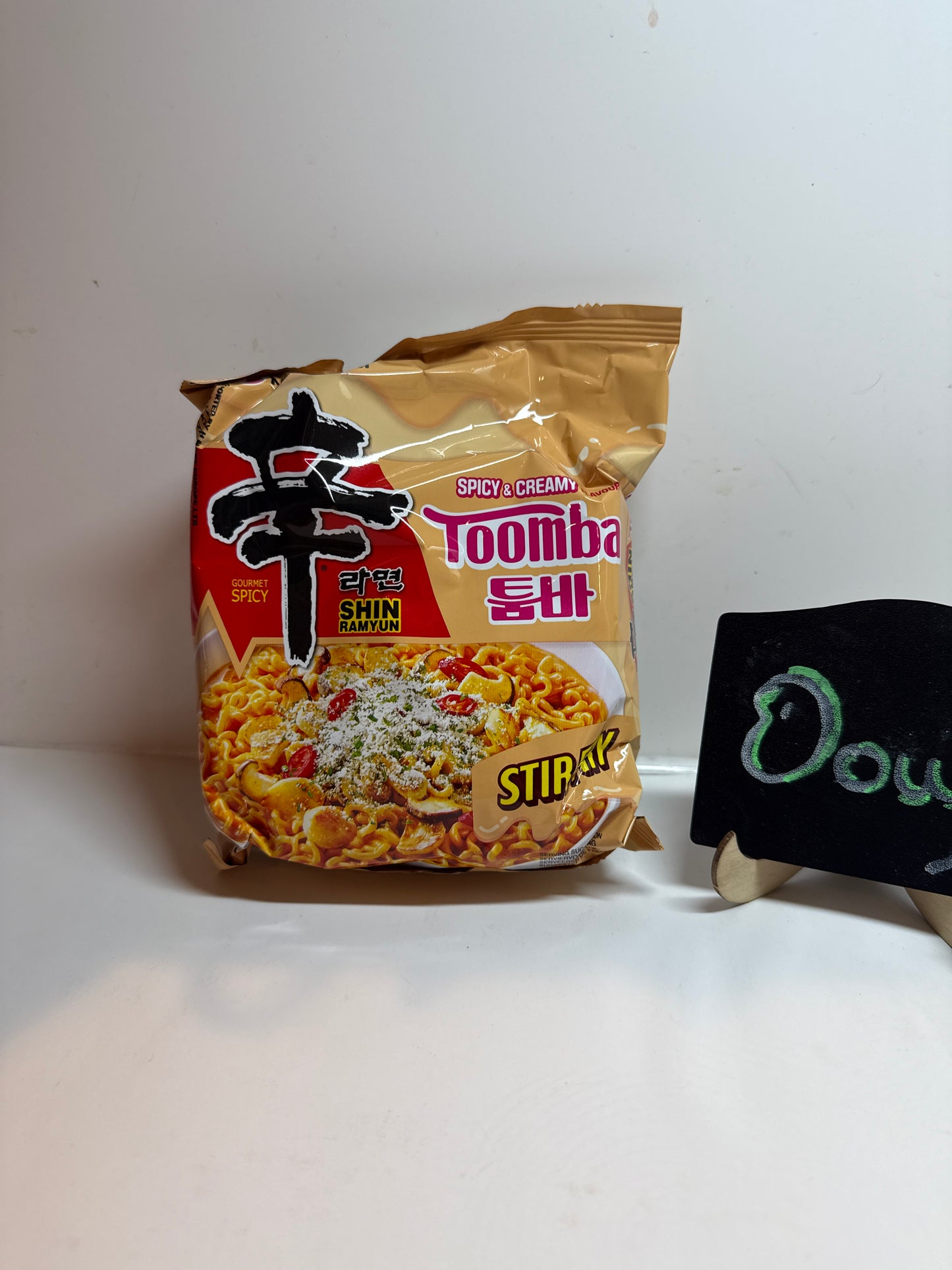 Nongshim Shin Ramyun Toomba 农心辣味奶油拉面 137g