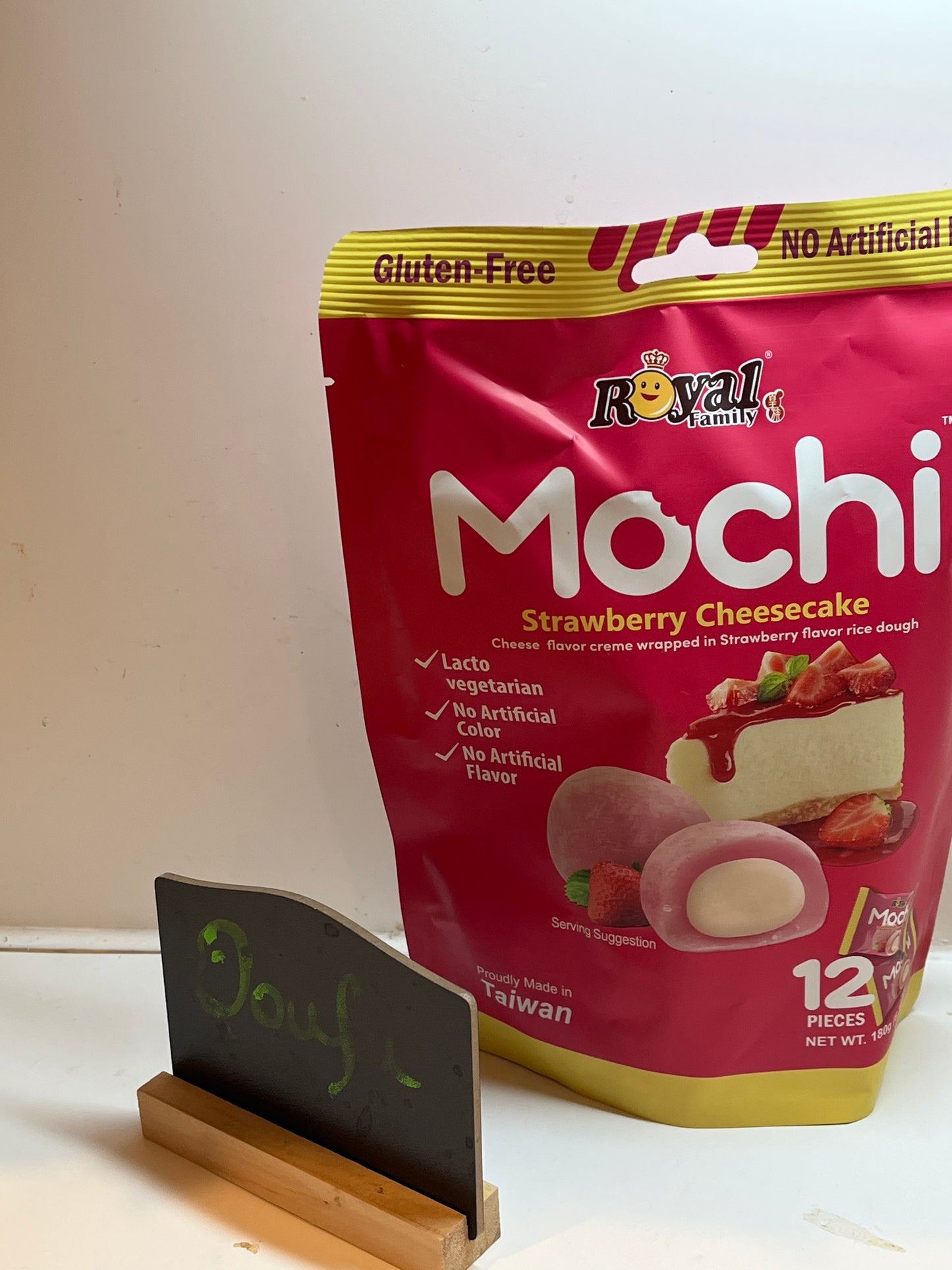 RF Mochi Strawberry Cheese Cake 皇家草莓夹心大福麻薯180g