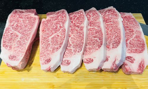 wagyu steak slices